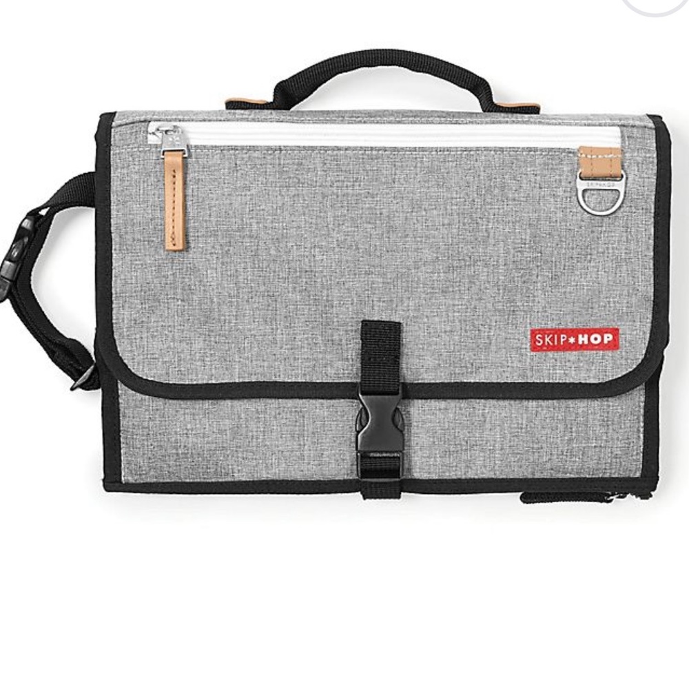 SKIP*HOP® Pronto Signature Changing Station